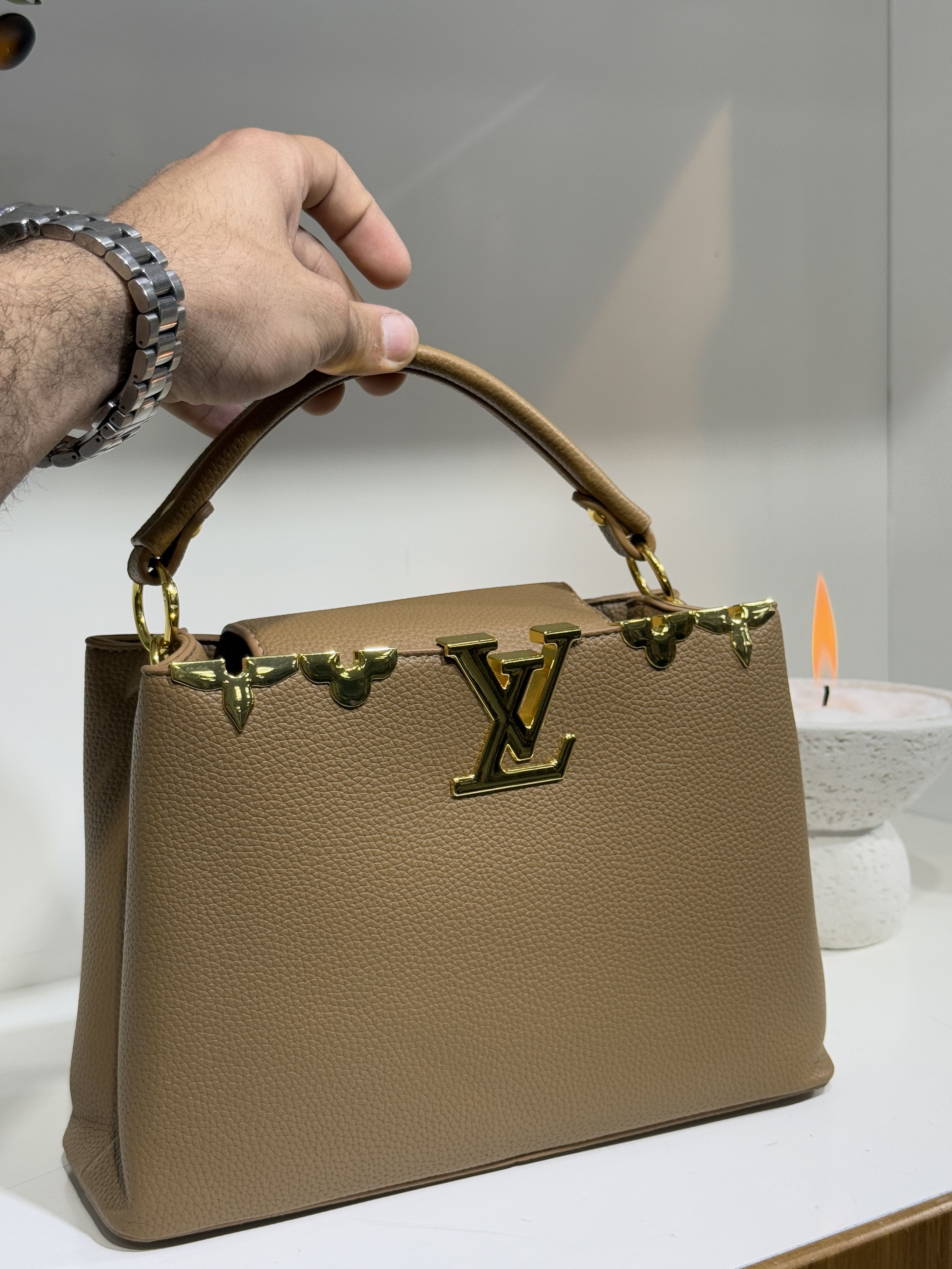 شنطة LV